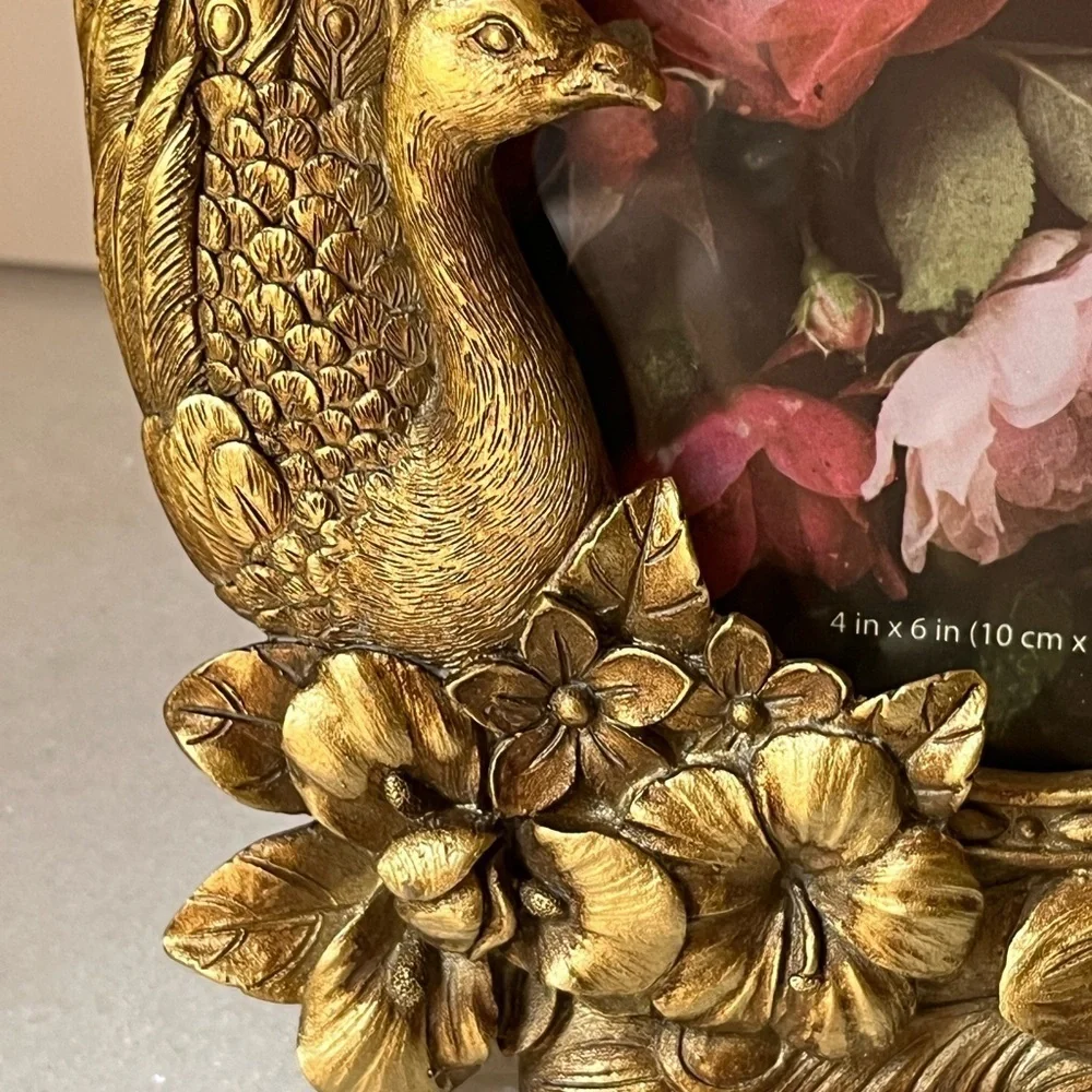 Peacock shape gold picture frame for 4”x6”